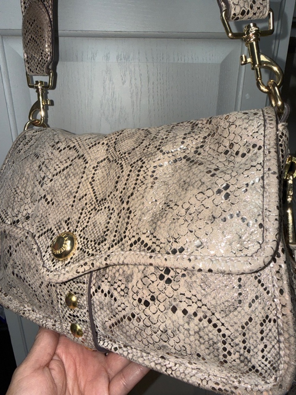 Aimee Kestenberg Great Escape Medium Leather Crossbody - Picture 4 of 17
